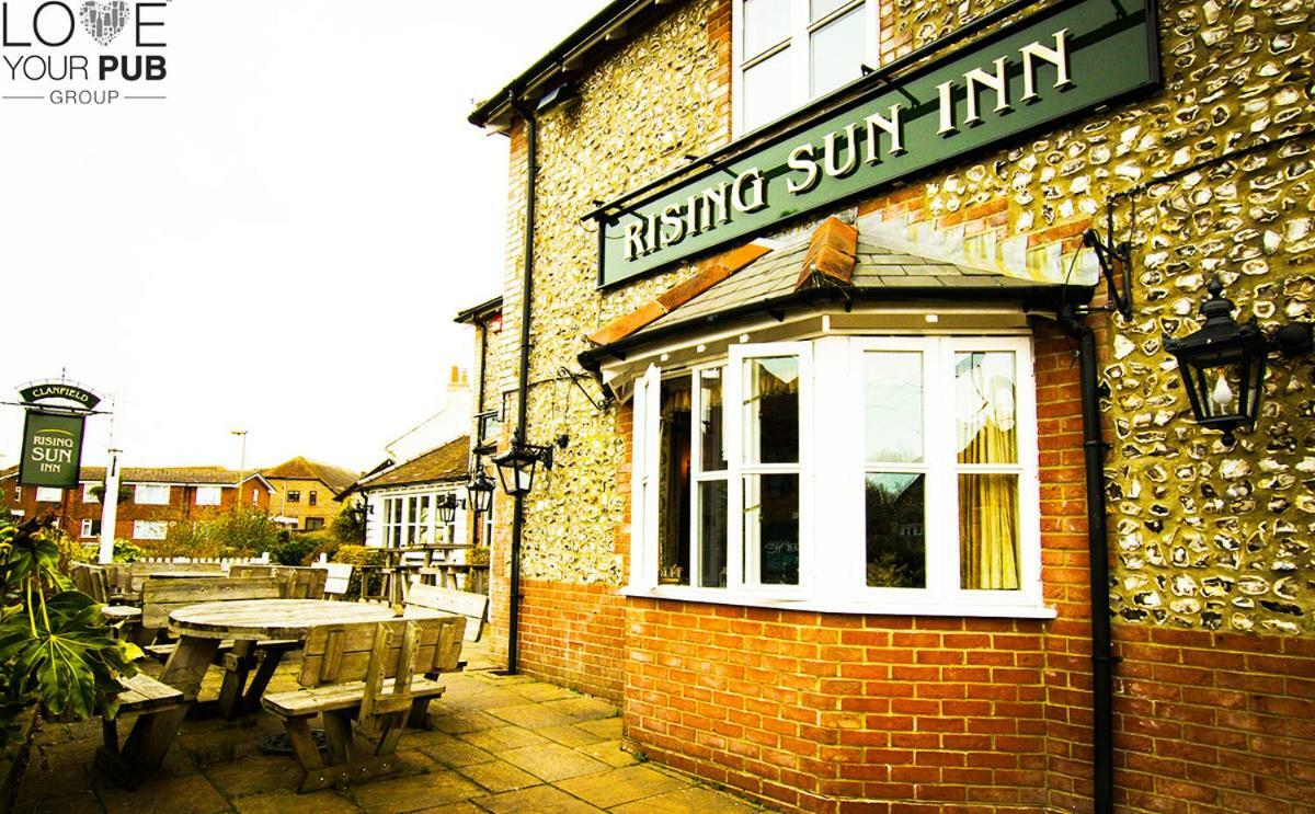 The Rising Sun Inn Waterlooville Exterior foto